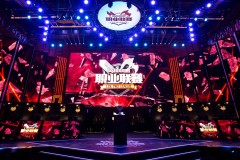 决赛前夜，knight通宵Rank至凌晨冲上热搜